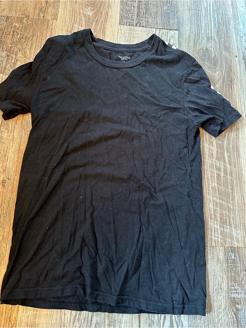 Women’s Small Arizona Jean Company Black Crew Neck Tee With Checkered Sleeves